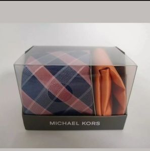 NEW Michael Kors Tie/ Pocket Square Set